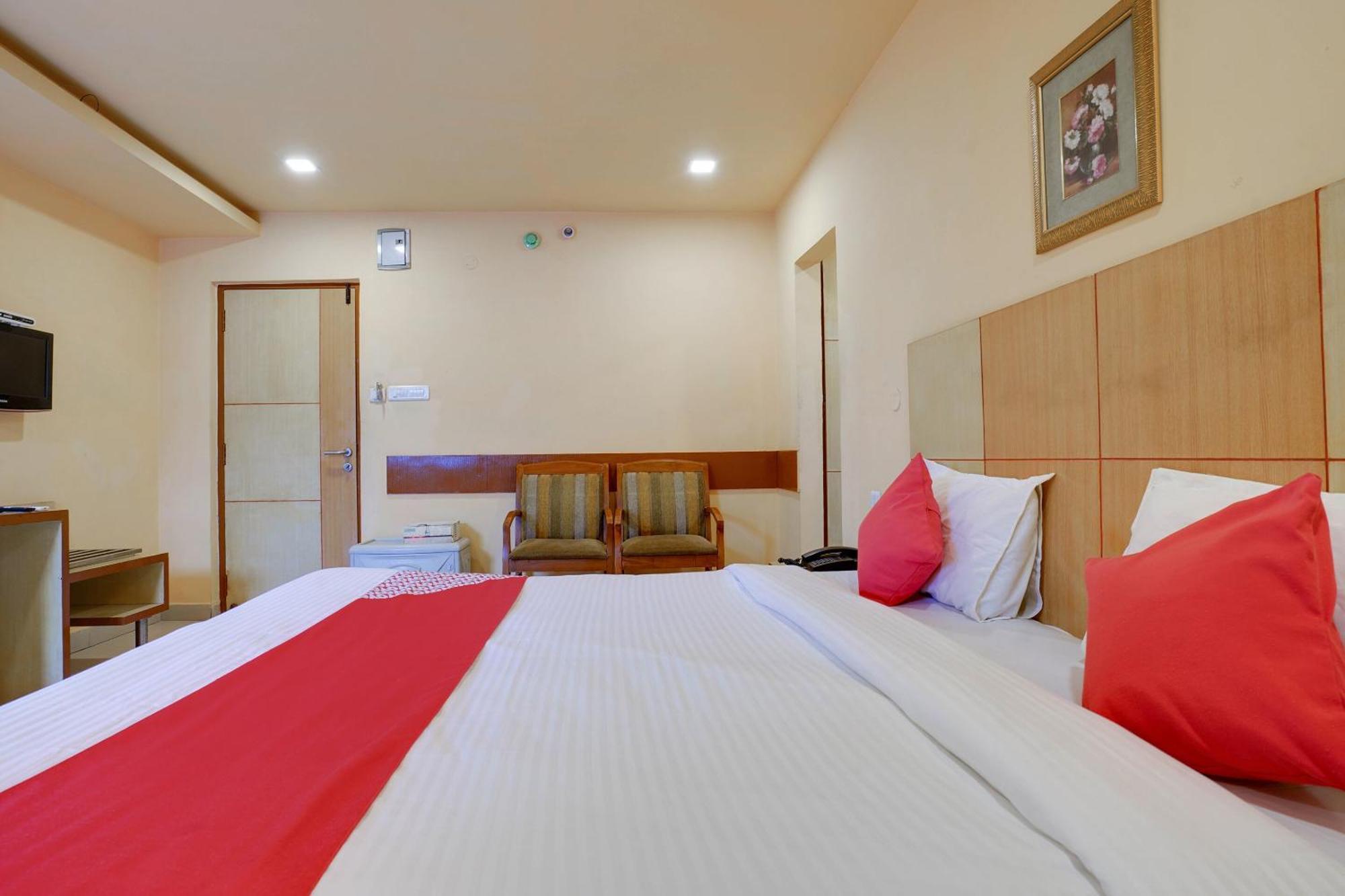 Hotel O Shanta Residency Lodge Sururnagar Exteriör bild