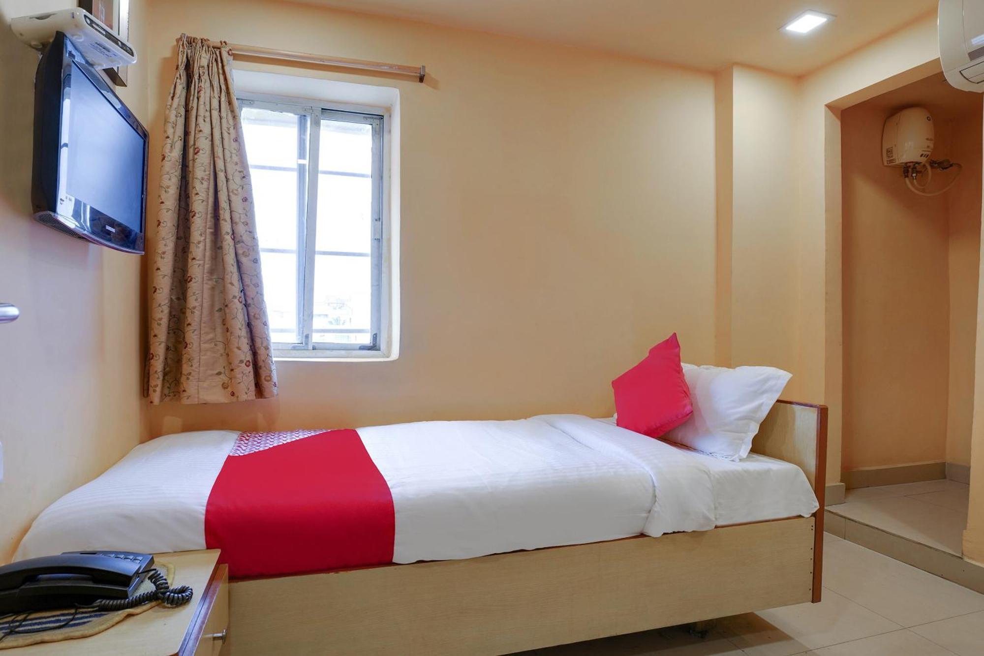 Hotel O Shanta Residency Lodge Sururnagar Exteriör bild