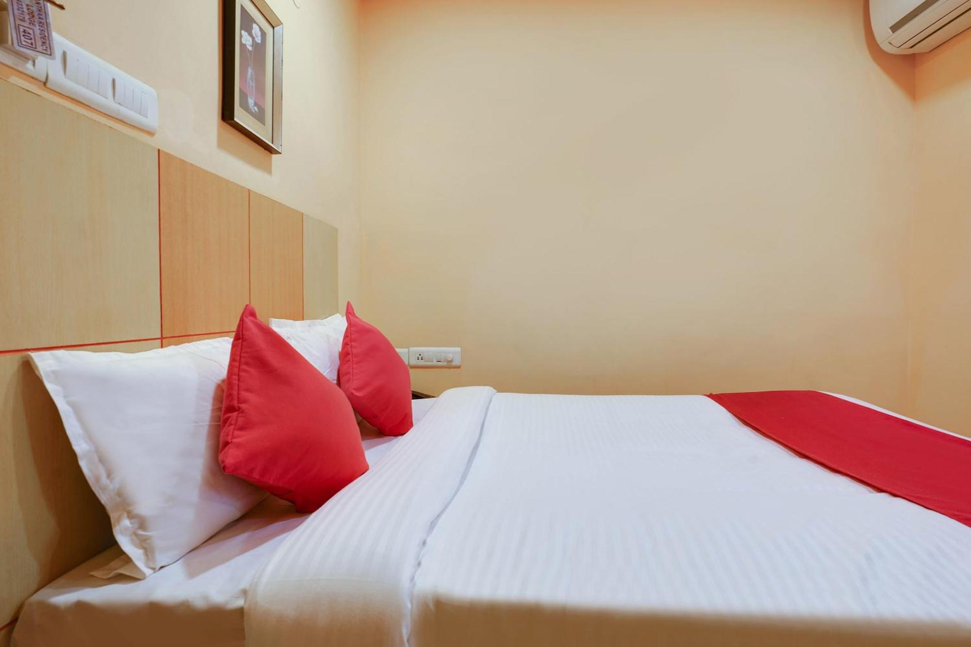 Hotel O Shanta Residency Lodge Sururnagar Exteriör bild