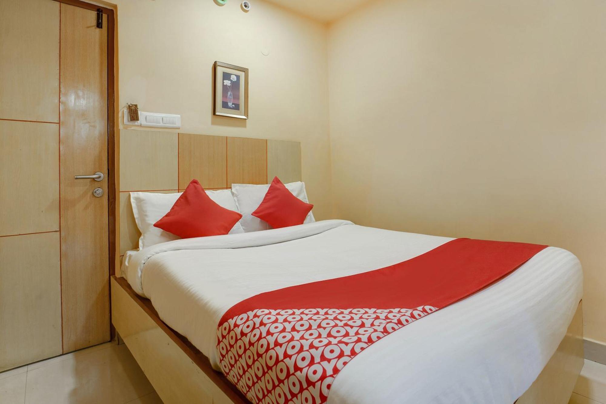 Hotel O Shanta Residency Lodge Sururnagar Exteriör bild