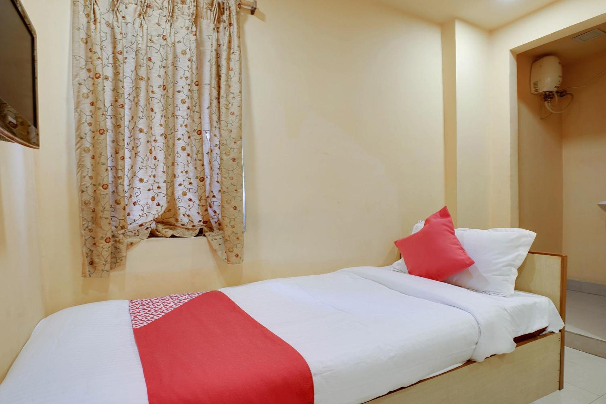 Hotel O Shanta Residency Lodge Sururnagar Exteriör bild